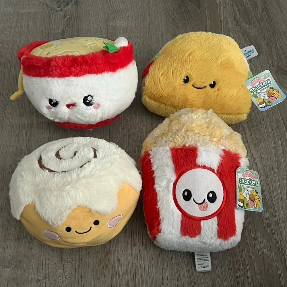 Squishable Snackers Plush Lot Ramen, Taco, Cinnamon Roll, Popcorn